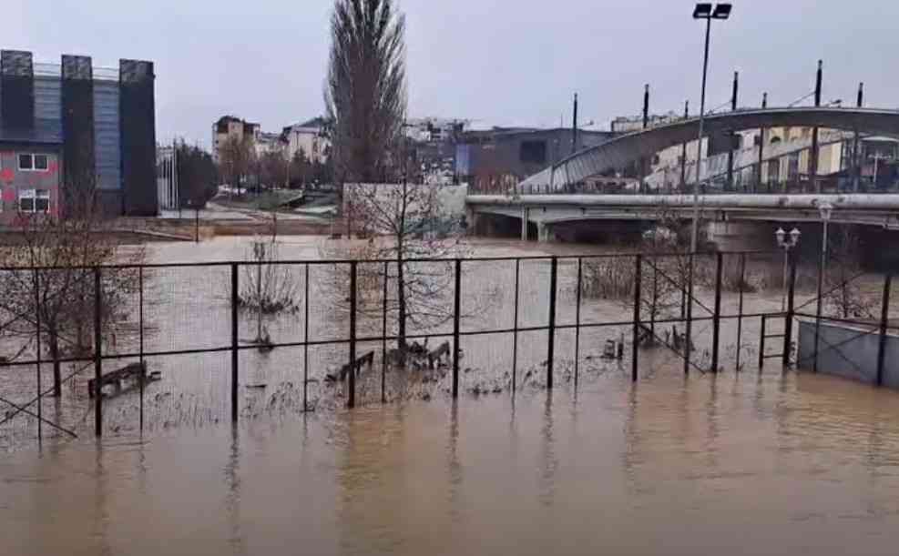 STIŽE NOVI POPLAVNI TALAS! RHMZ upozorava na ovih 5 reka, vanredno u 9 opština!